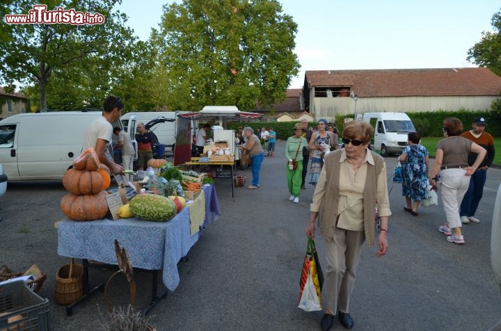 Immagine Il Mercato Biologico a Pernes les Fontaines (Provenza)