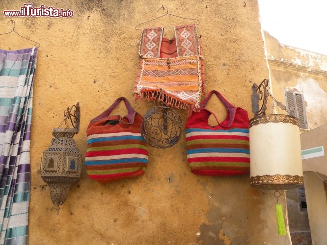 Immagine Dentro al mercato del borgo di El Jadida, nella medina della cittadina costiera del Marocco centrale