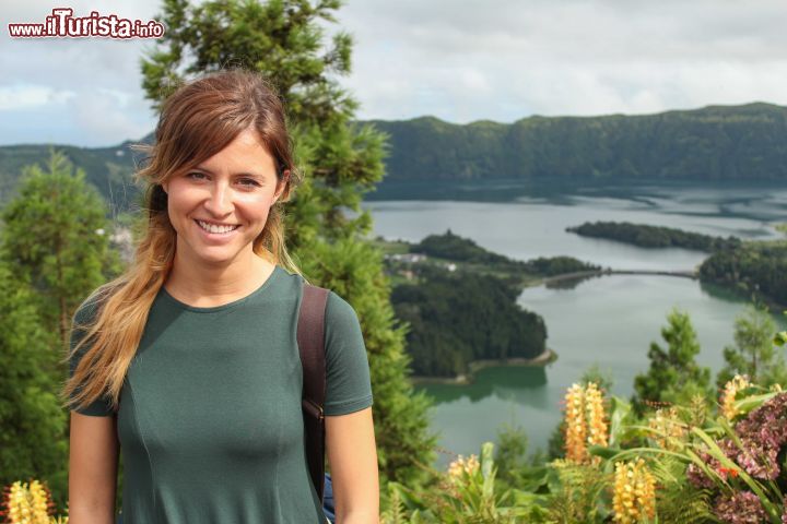 Immagine Michela al cammino di Sete Citades, i laghi dell'isola di Sao Miguel alle Azzorre (Portogallo).