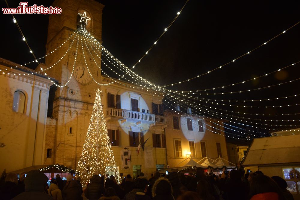 Immagine Mombaroccio, Marche: i mercatini di Natale nel borgo - ©  Alessandra Gasperini / Omnia comunicazione