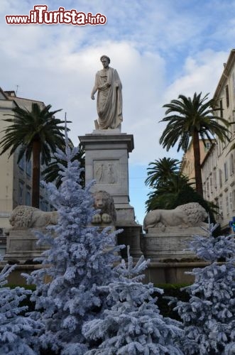 Immagine Fontana monumentale dedicata a Napoleone in Piazza Foch, Ajaccio