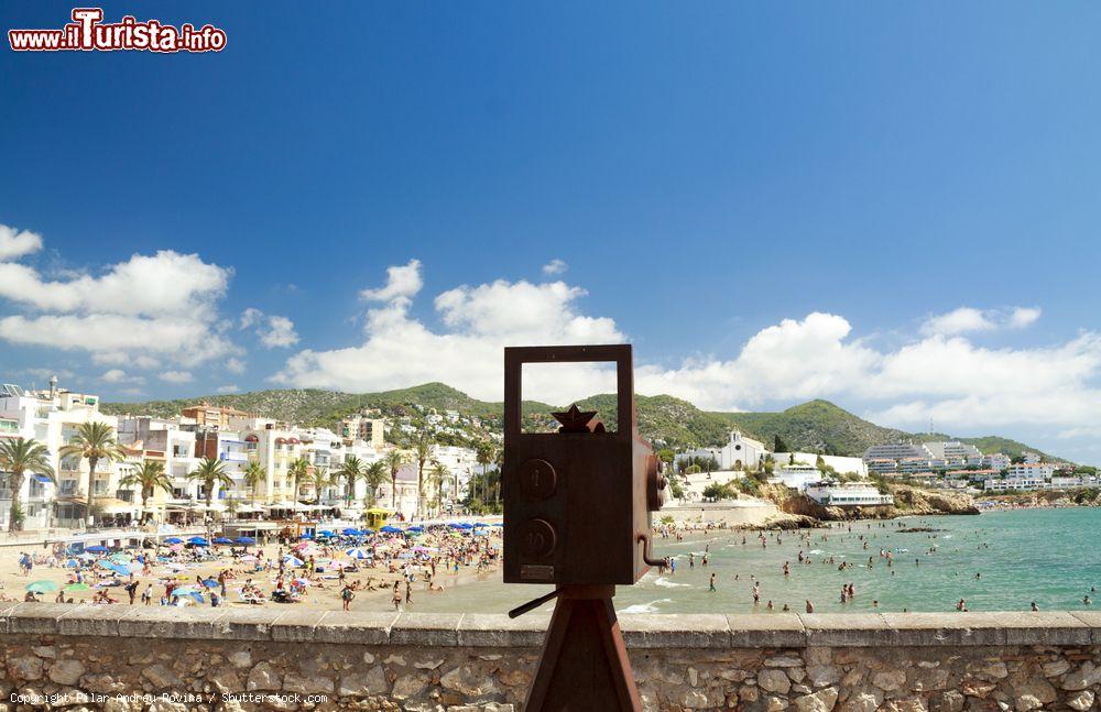 Immagine Monumento al Film Festival di Sitges, Spagna. Ogni anno ad ottobre, la cittadina della Catalogna ospita un'importante rassegna cinematografica - © Pilar Andreu Rovira / Shutterstock.com