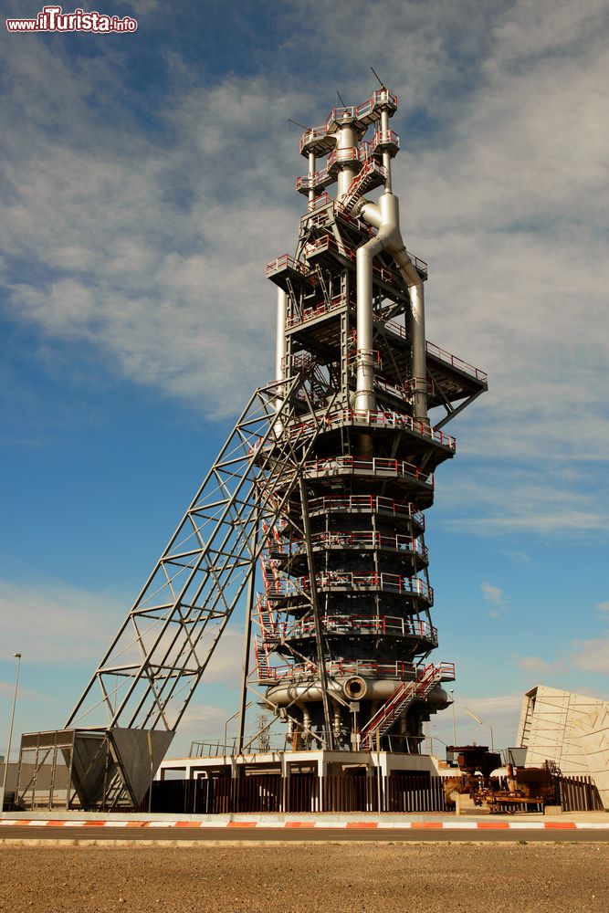 Immagine Monumento industriale nella cittadina di Sagunto, Spagna.