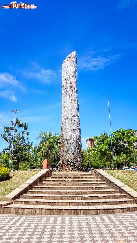 Immagine Monumento nel centro della città di Asuncion, Paraguay.