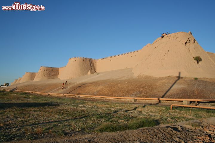 Immagine Le possenti mura di Khiva la cittadella UNESCO in Uzbekistan - © Patrickringgenberg  / Wikipedia