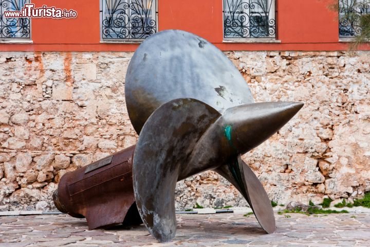 Immagine Uno scorcio esterno del museo nautico di Chania, isola di Creta - © Gabriela Insuratelu / Shutterstock.com