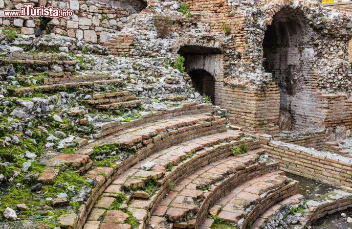 Immagine L'Odeon un vetusto teatro greco nel cuore di taormina, da non confondere con il Teatro antico