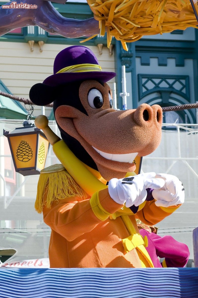 Immagine Orazio, il fidanzato di Clarabella a Disneyland Paris - © news.disneylandparis.com