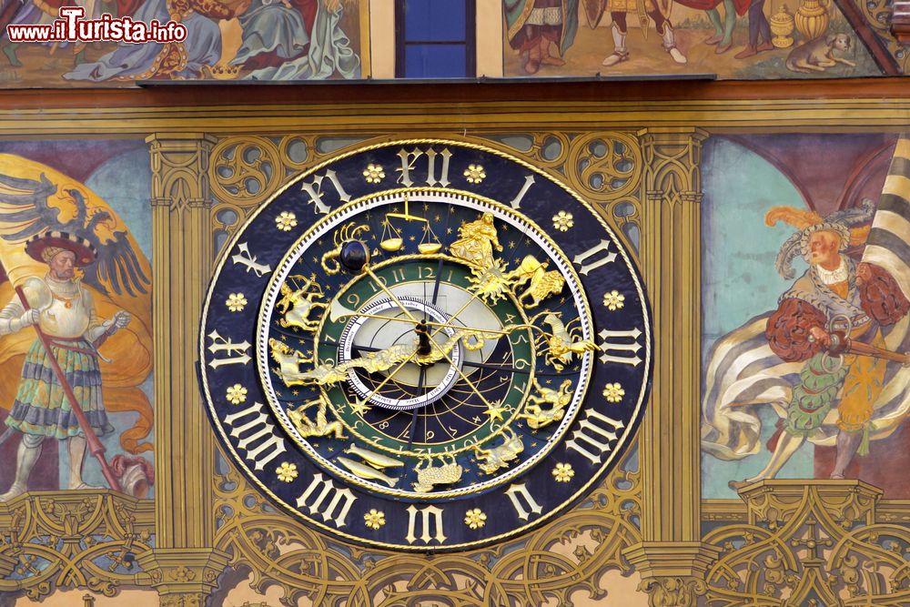 Immagine Il celebre Orologio astronomico sulla facciata della Rathaus di Ulm in Germania