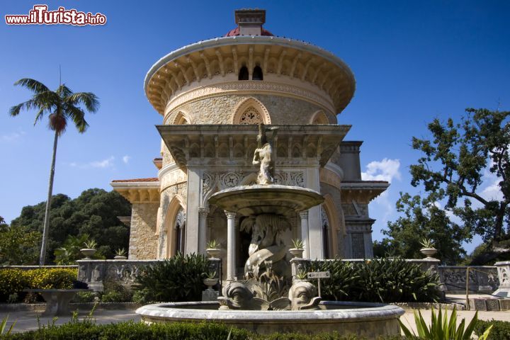 Immagine Il Palacio de Monserrate, assieme all'omonimo parco, è uno dei più bei complessi architettonici e paesaggistici del Romanticismo portoghese - foto © Andre Goncalves / Shutterstock.com