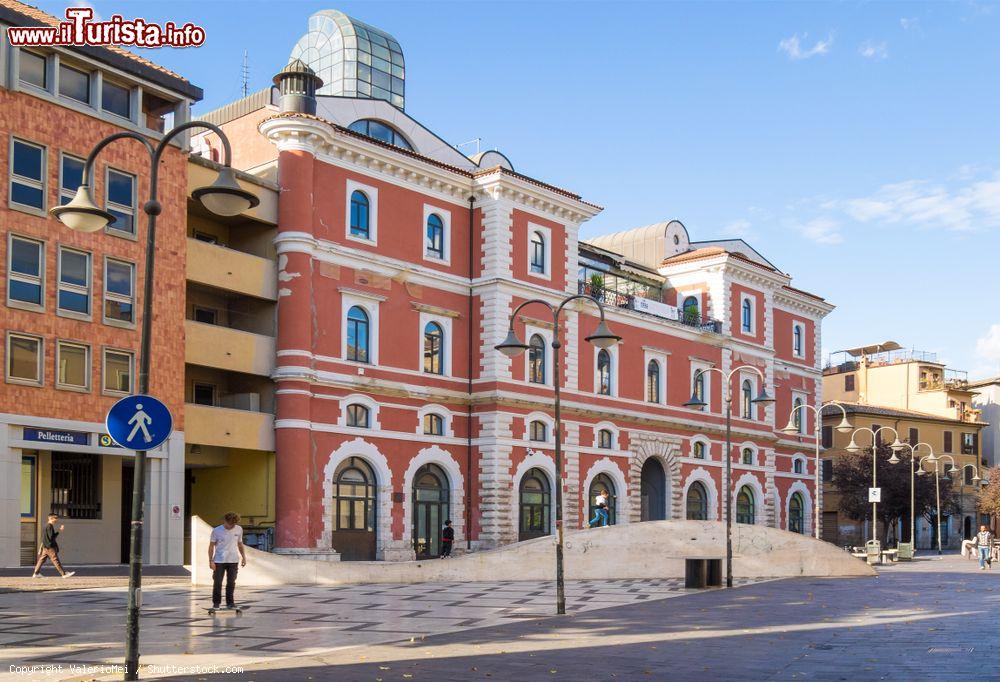 Immagine Palazzi antichi nel cesntro storico della città di Terni, Umbria. Fu patria dell'imperatore Marco Claudio Tacito e dello scrittore Cornelio Tacito oltre che di altri celebri personaggi del passato - © ValerioMei / Shutterstock.com