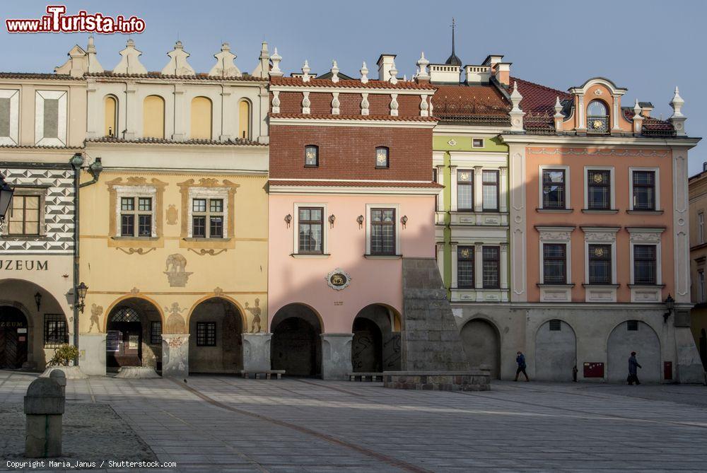 Immagine Palazzi eleganti nel centro storico di Tarnow, Polonia: chiamata la "perla del Rinascimento", questa cittadina ospita ancora oggi edifici storici e monumenti di grande prestigio - © Maria_Janus / Shutterstock.com