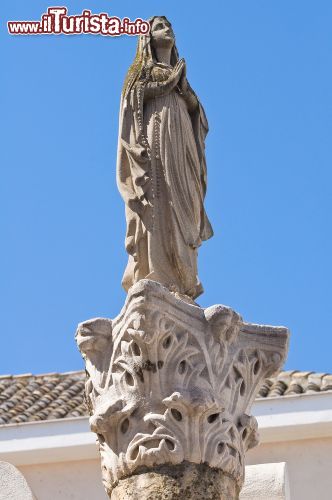Immagine Particolare del Palazzo arcivescovile di Manfredonia - © Mi.Ti. / Shutterstock.com