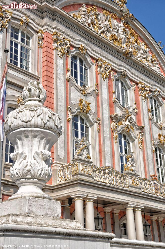 Immagine Trier, Germania: particolare del Palazzo dei Principi Elettori, situato all'estremità settentrionale del Palastgarten, nel centro della città - foto © Yulia Melnikova / Shutterstock.com