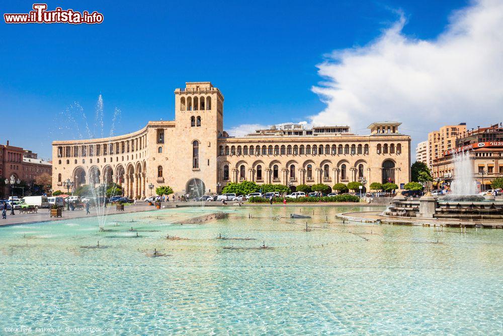 Immagine Il Palazzo del Governo in piazza della Repubblica a Yerevan, Armenia - © saiko3p / Shutterstock.com