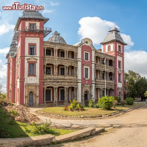 Immagine Il Palazzo di Andafiavaratra si trova sulla più alta collina di Anananarivo. Fu la residenza del Primo Ministro nel XIX secolo - foto © milosk50 / Shutterstock.com