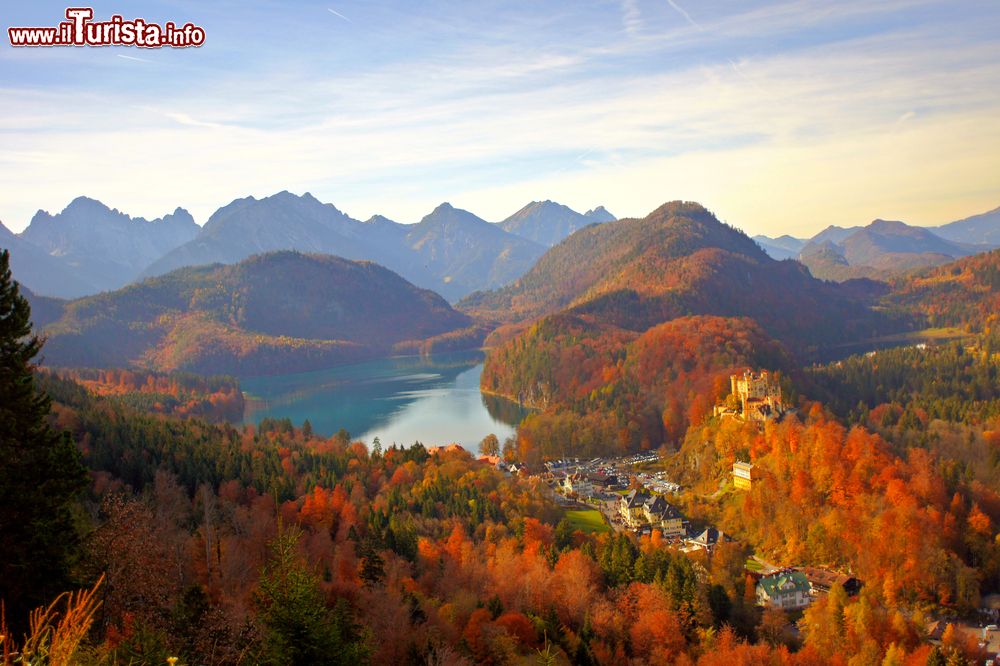 Immagine Panorama autunnale sui monti di Oberammergau, Alpi bavaresi, Germania.