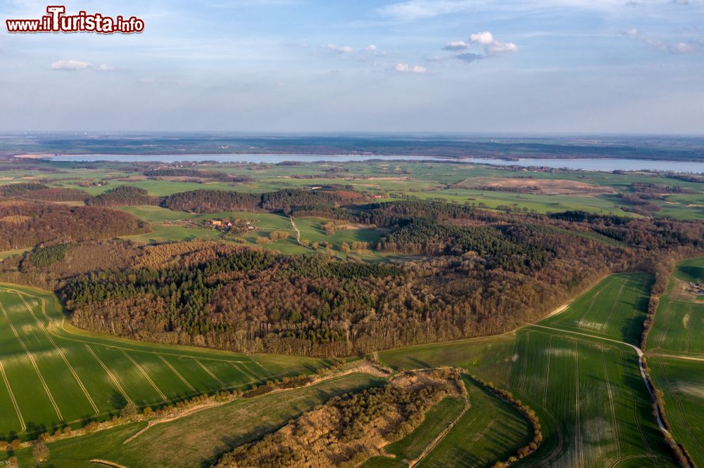 Immagine Panorama dall'alto delle campagne nel land del Meclemburgo-Pomerania (Germania).