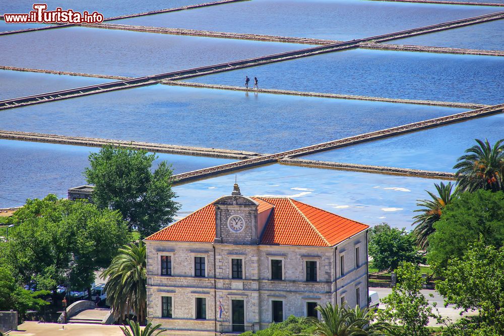 Immagine Panorama dall'alto delle saline di Ston, Croazia. Sono le più antiche d'Europa e fra le meglio conservate nella storia del Mediterraneo.