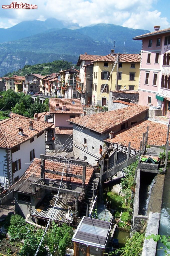 Immagine Panorama del  centro storico di Bienno Foto Luca Giarelli