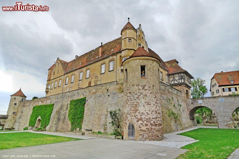 Immagine Panorama del castello Stettenfels a Untergruppenbach, Germania. Si tratta di un antico edificio utilizzato per matrimoni e eventi vicino a Heilbronn - © aldorado / Shutterstock.com