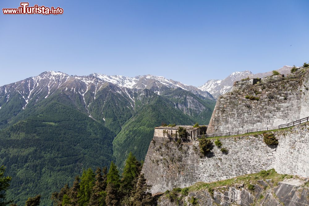 Immagine Panorama del Forte di Fenestrelle tra le Alpi piemontesi