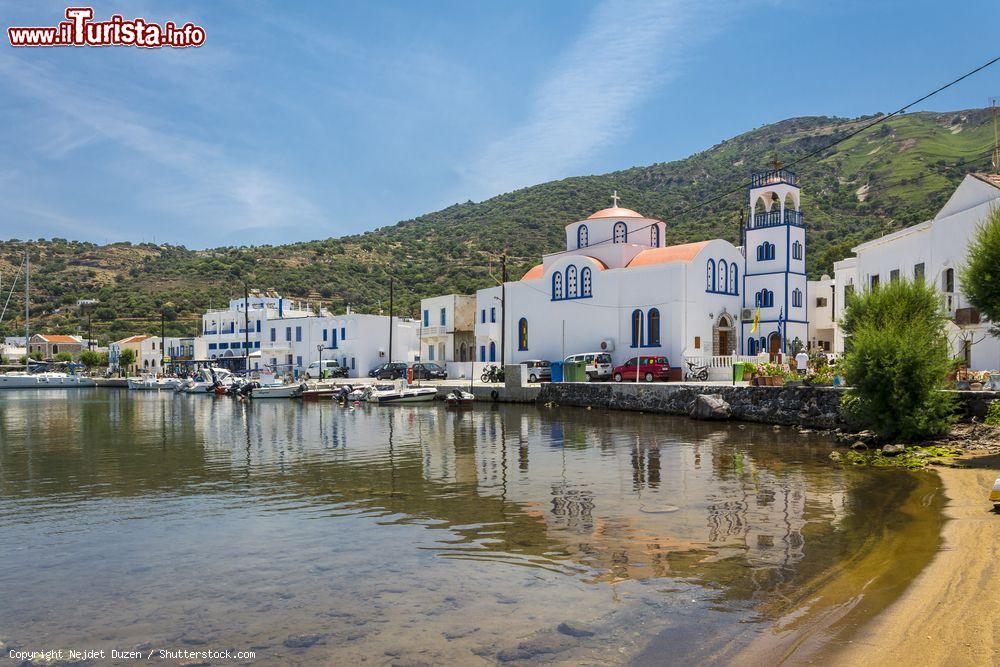 Immagine Panorama del villaggio di Pali affacciato sul mare, Dodecaneso (Grecia). E' uno dei quattro centri abitati più suggestivi dell'intera isola del Mare Egeo - © Nejdet Duzen / Shutterstock.com