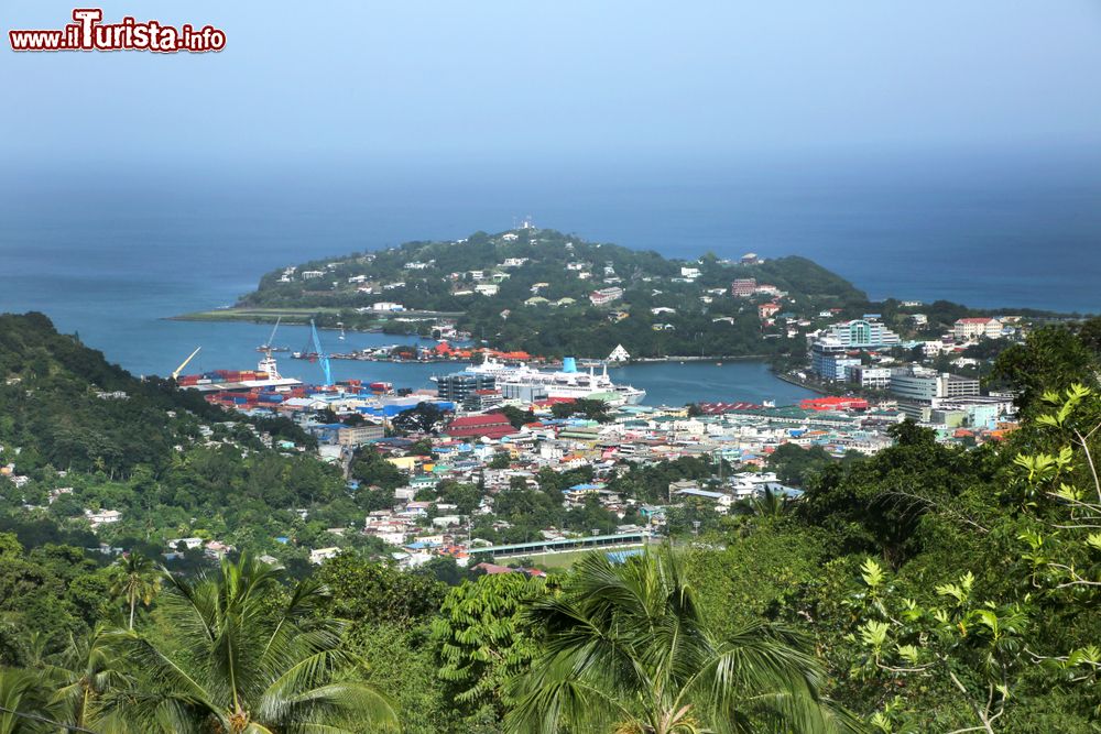 Immagine Panorama della baia di Castries, isola di Santa Lucia, Caraibi