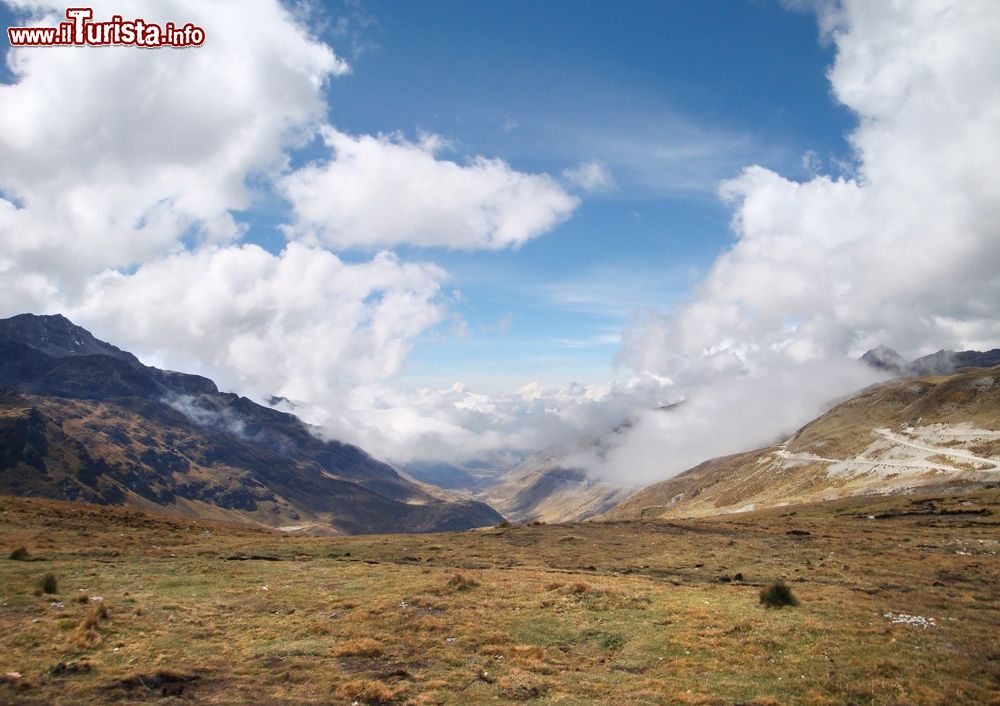 Immagine Panorama delle Ande nei pressi di Huancayo, Perù, Sud America.