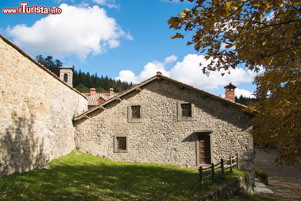 Immagine Panorama dell'eremo di Camaldoli in autunno, Poppi, Toscana.