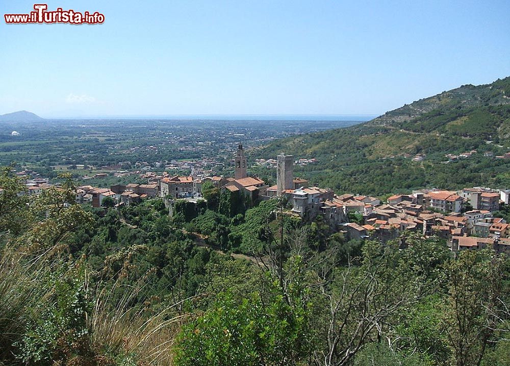 Immagine Panorama di Castelforte in provincia di Latina, Lazio - © Carlo V. Iossa, Pubblico dominio, Wikipedia