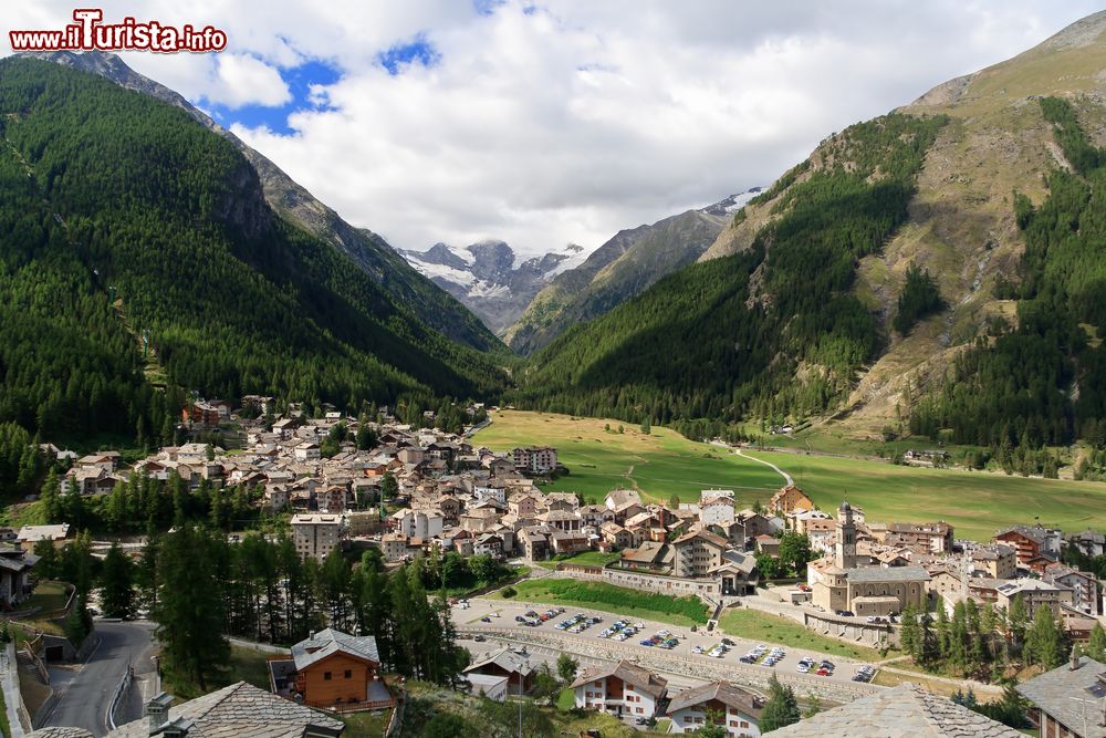 Immagine Panorama di Cogne in Valle d'Aosta, Parco Nazionale del Gran Paradiso
