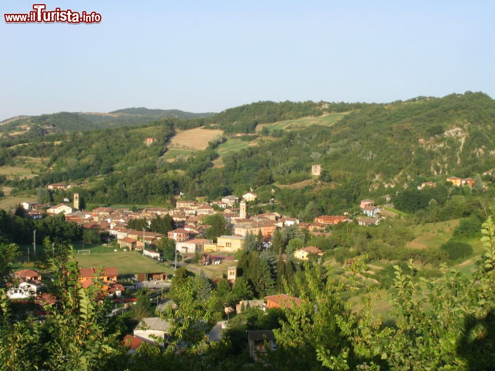 Immagine Panorama di Garbagna tra le colline a sud di Tortona in Piemonte - © Fantonk, CC BY 3.0, Wikipedia