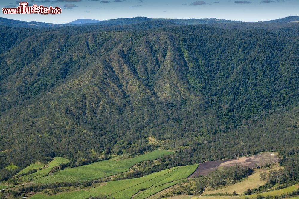 Immagine Panorama di Mackay, Australia. Questa località, situata a circa 900 km da Brisbane, è soprannominata la "capitale dello zucchero" perchè produce più di un terzo di questo prodotto di tutto il paese.