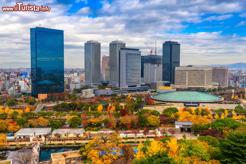 Immagine Panorama di Osaka dall'altura del castello, Giappone.