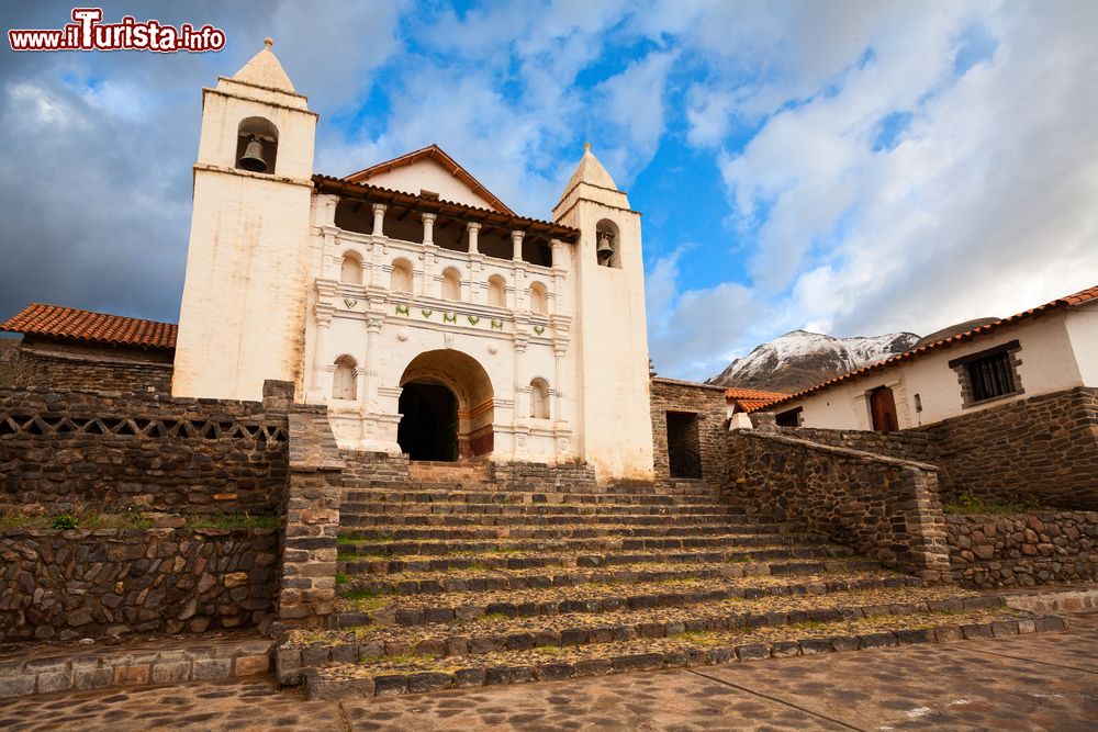 Immagine Panorama di una vecchia chiesa a Arequipa, Perù.