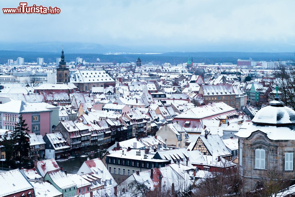 Immagine Panorama invernale dall'alto del centro di Bamberga, cittadina della Baviera (Germania), al calar del sole.