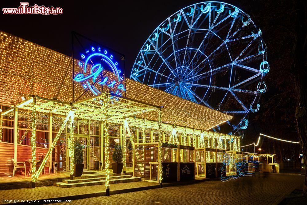 Immagine Panorama serale di Bolshaya Sadovaya Street a Rostov-on-Don, Russia - © kolt_duo / Shutterstock.com