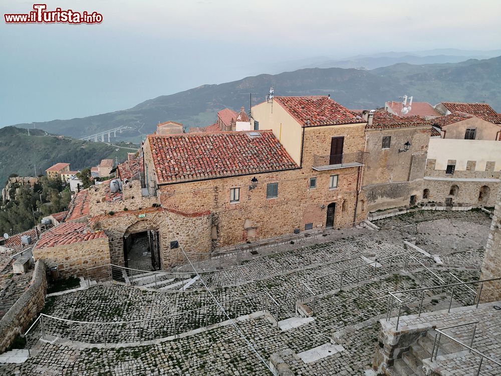 Immagine Panorma di Pollina in Sicilia al tramonto