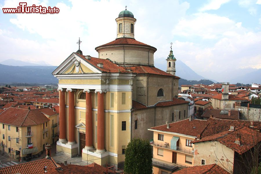 Immagine Parrocchiale di Sant'Andrea a Pavone Canavese in Piemonte - © Alessandro Vecchi, CC BY-SA 3.0, Wikipedia