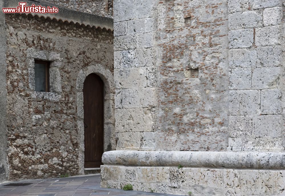 Immagine Particolare del cuore medievale di Roccavaldina in Sicilia