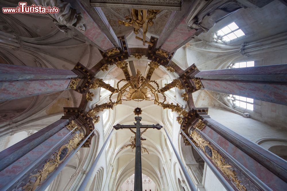 Immagine Un particolare all'interno dell'Abbazia della Santissima Trinità (Abbaye de la Trinité) a Fécamp, in Francia.