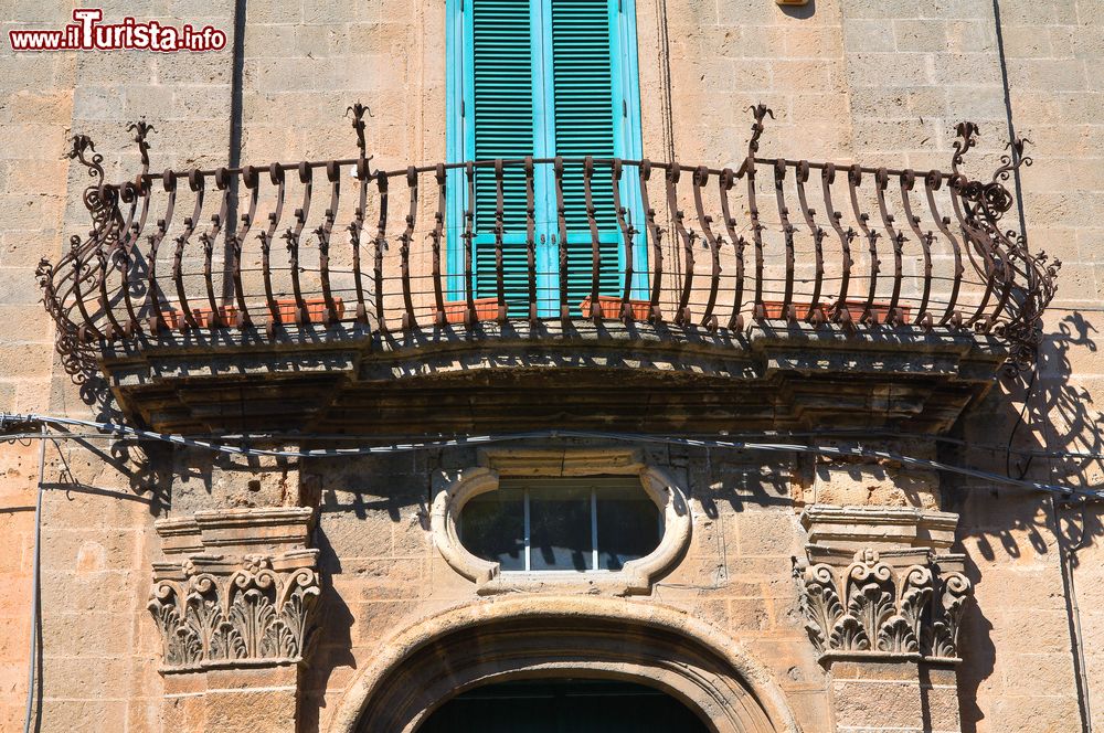 Immagine Un particolare di Palazzo Briganti a Manduria, Puglia, Italia. La sua costruzione risale al XVIII° secolo.