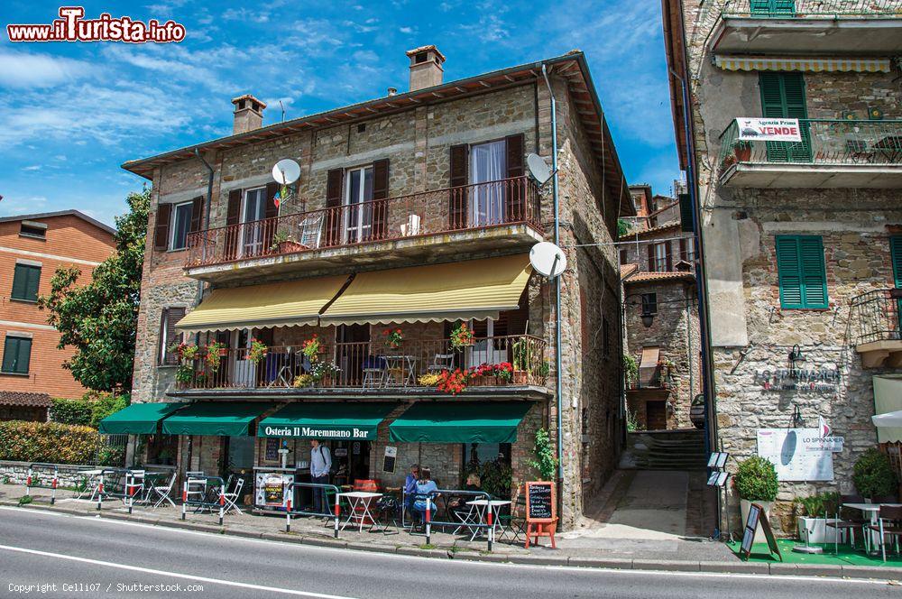 Immagine Passeggiata nel centro di Passignano sul Trasimeno in Umbria - © Celli07 / Shutterstock.com