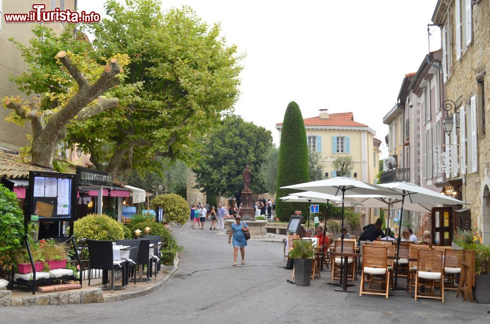 Immagine Passeggiata nel centro storico di Mougins in Costa Azzurra