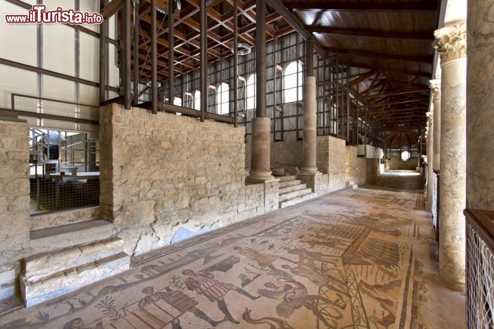 Immagine La pavimentazione musiva di Villa Romana del Casale a Piazza Armerina, Sicilia - © lapas77 / Shutterstock.com