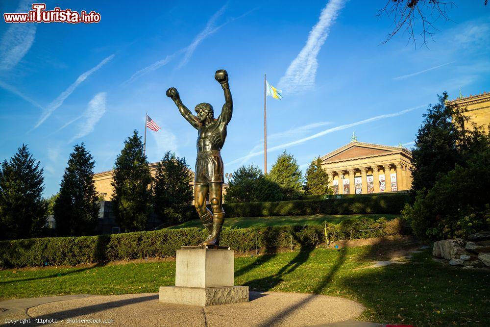 Immagine Philadelphia, Pennsylvania: la statua di Rocky Balboa - © f11photo / Shutterstock.com