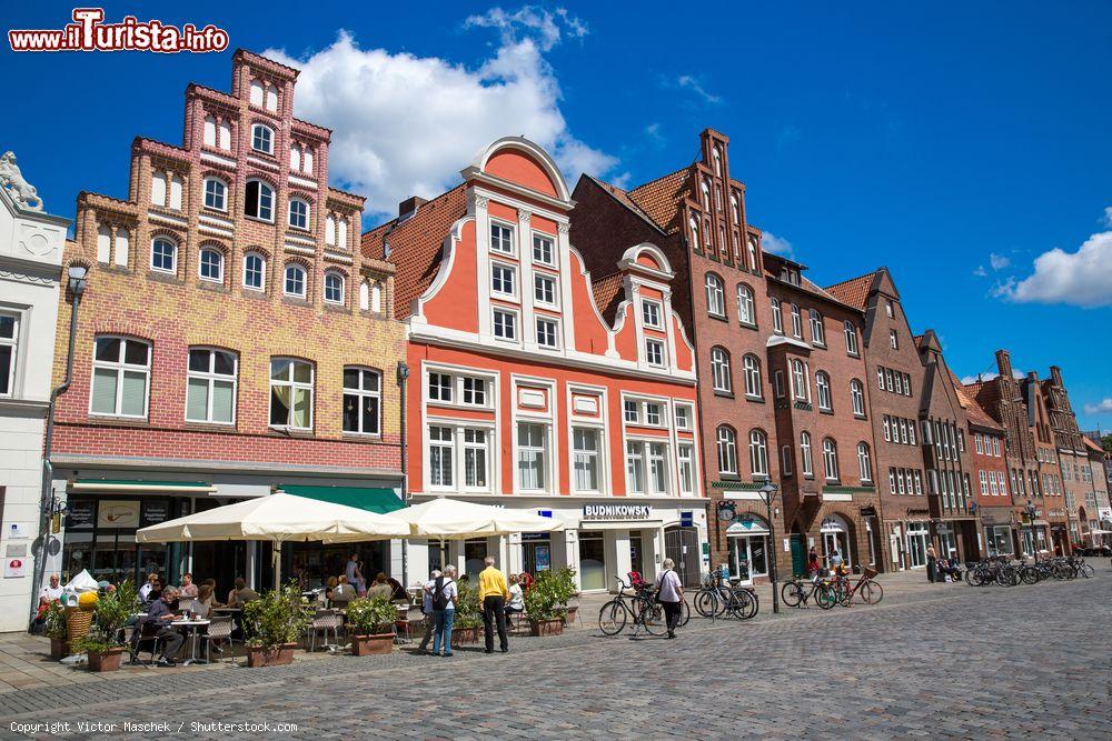 Immagine Edifici caratteristici affacciati su Am Sande Platz a Luneburg