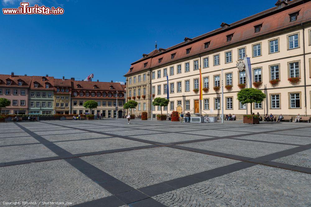 Immagine Piazza nel centro storico di Bamberga, cittadina bavarese sulle sponde del fiume Regnitz (Germania) - © TGP-shot / Shutterstock.com