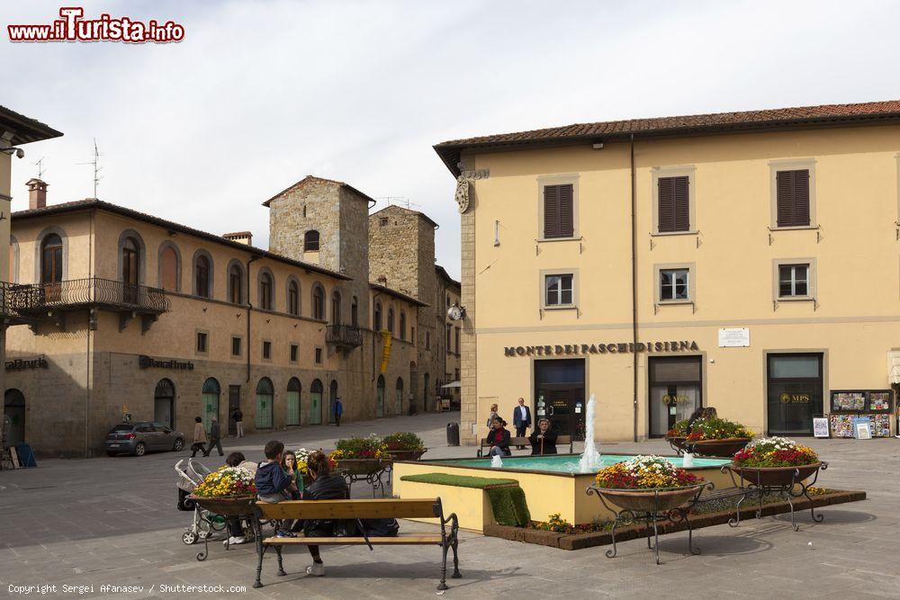 Immagine Piazza Torre di Berta in Centro a San Sepolcro, Toscana: qui si svolge il Palio della Balestra, la manifestazione più importante dell'anno - © Sergei Afanasev / Shutterstock.com